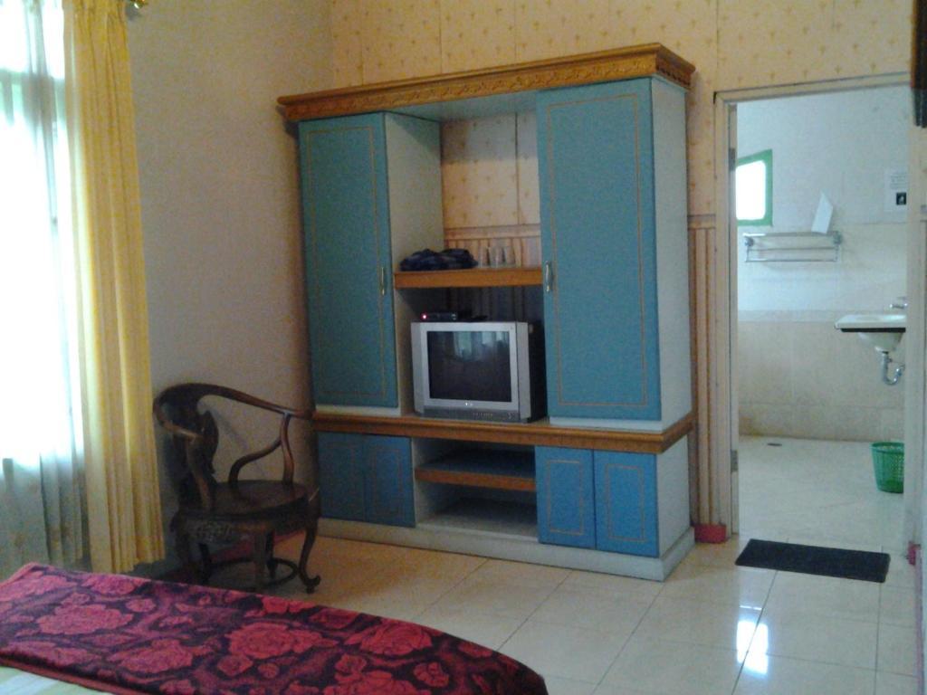 Villa And Resto Basanova Batu  Exterior photo